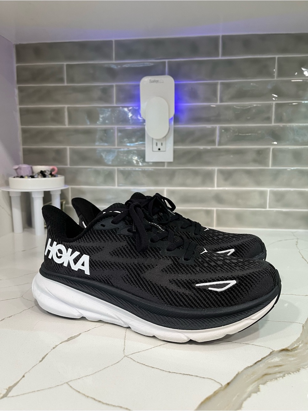 Hoka Clifton 9 Running Shoes. Women’s Size 7.5B Color Black